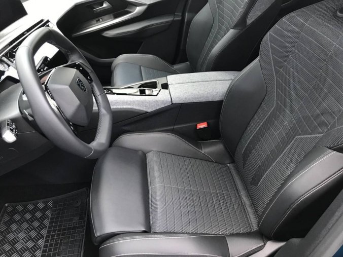 Peugeot 3008, Peugeot 3008 ALLURE Hybrid e-DCS6 1,2, barva modrá