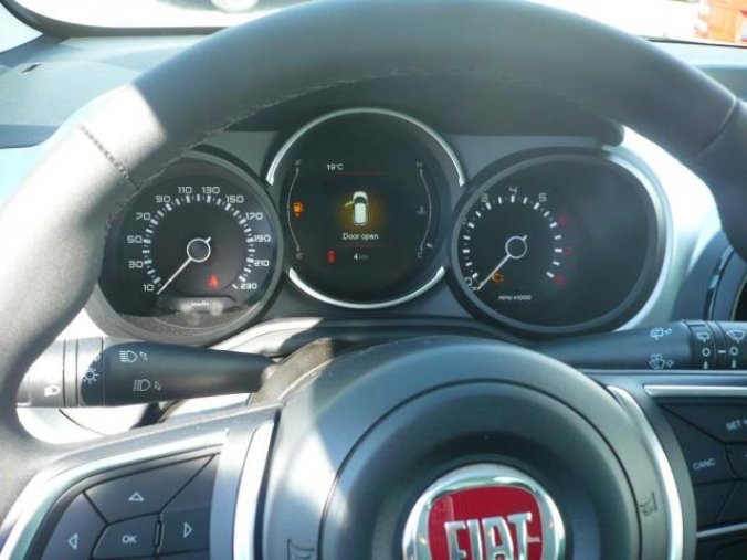 Fiat 500L, 1,4 16v 95k Connect, barva modrá