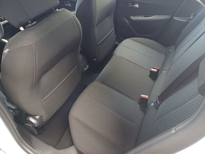 Peugeot 208, Peugeot 208 STYLE Elektromotor 100 kW, barva bílá