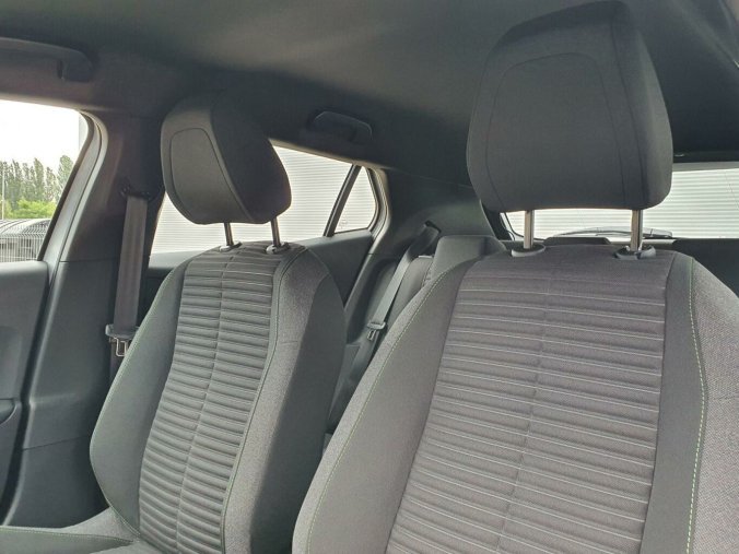 Peugeot 2008, Peugeot 2008 STYLE PureTech 100 S&S MAN6, barva bílá