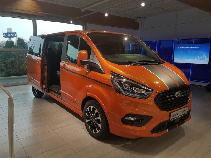 Ford Tourneo Custom, MPV,  L2 SPORT MHEV 2,0 EcoBlue (mHEV) 136 kW / 185 k, barva oranžová