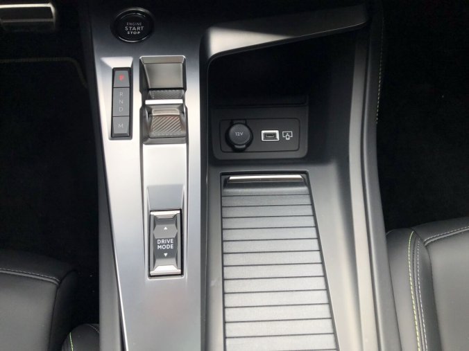 Peugeot 308, Peugeot 308 308 SW ALLURE Hybrid 145 e-DCS6, barva šedá