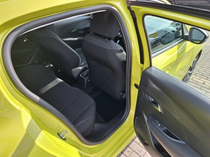 Peugeot 208, Peugeot 208 Style PureTech 100k MAN5, barva žlutá