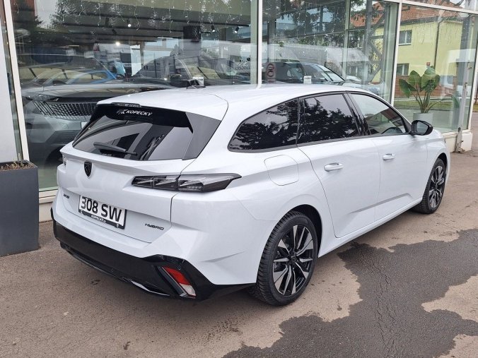 Peugeot 308, Peugeot 308 SW ALLURE Hybrid 145 e-DCS6, barva bílá