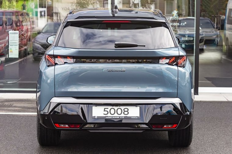 Peugeot 5008, Peugeot 5008 0,0 E- GT Elektromotor 157 kW, barva modrá