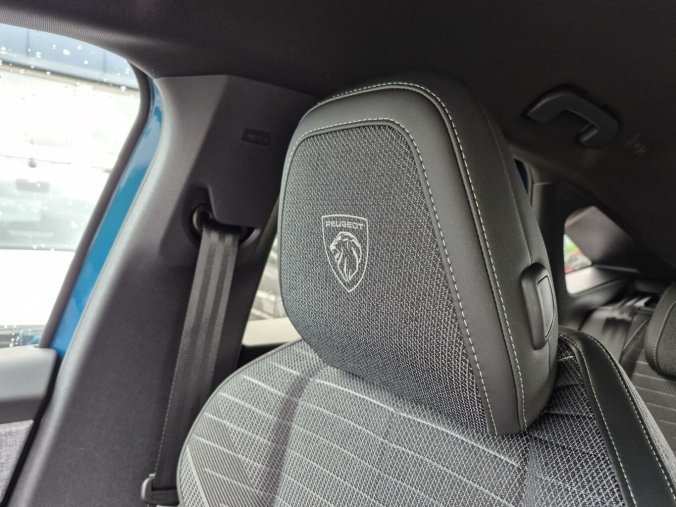 Peugeot 3008, Peugeot 3008 GT Hybrid 145 e-DCS6, barva modrá