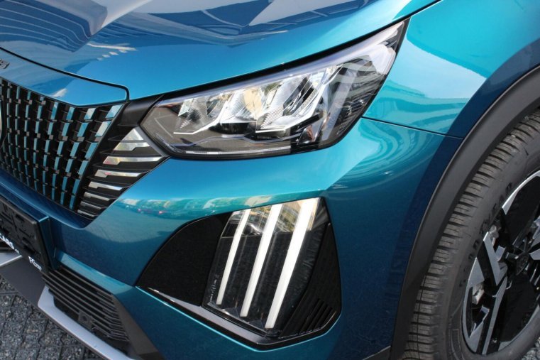 Peugeot 2008, Peugeot 2008 ALLURE PureTech 100 S&S MAN6, barva modrá