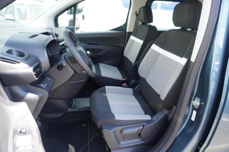 Citroën Berlingo, PLUS Petrol 110k Manual, barva modrá