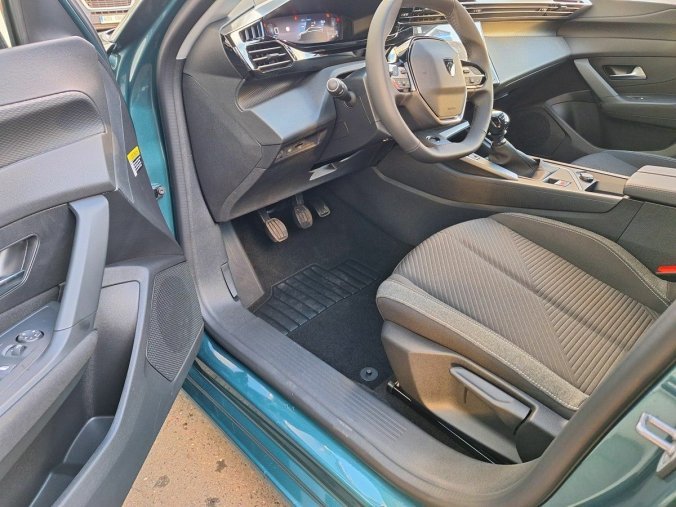 Peugeot 308, Peugeot 308 SW ACTIVE 1.2 PT 130K MAN6, barva modrá