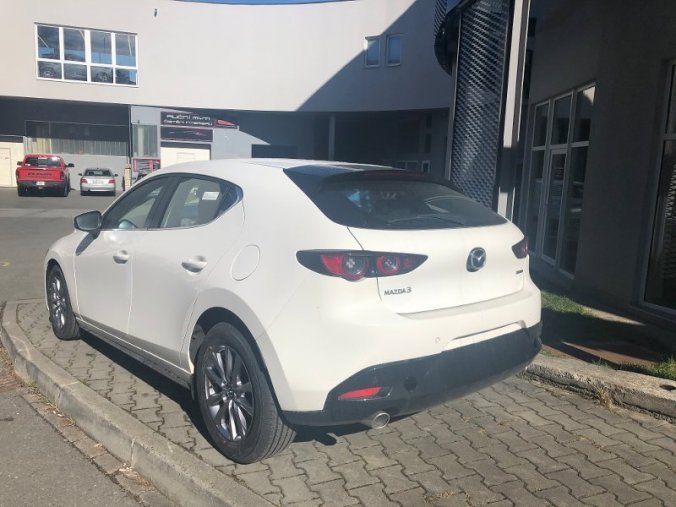 Mazda 3, 2.0i G 122 K, barva bílá