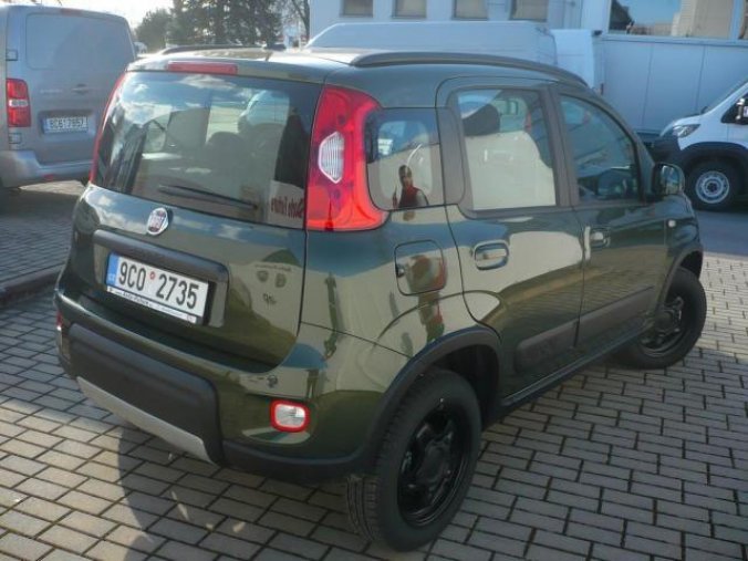 Fiat Panda, MY21 0,9T 85k 4x4 Wild, barva zelená