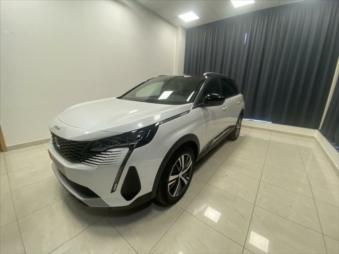 Peugeot 5008, Peugeot 5008 1,5   ALLURE PACK 130k EAT8, barva bílá
