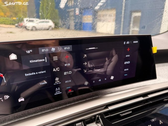 Peugeot 5008, Peugeot 5008 ALLURE Hybrid 145 e-DCS6, barva modrá