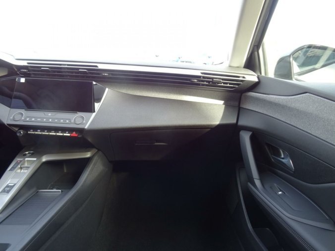 Peugeot 408, Peugeot 408 ALLURE Hybrid 145k e-DCS6, barva šedá