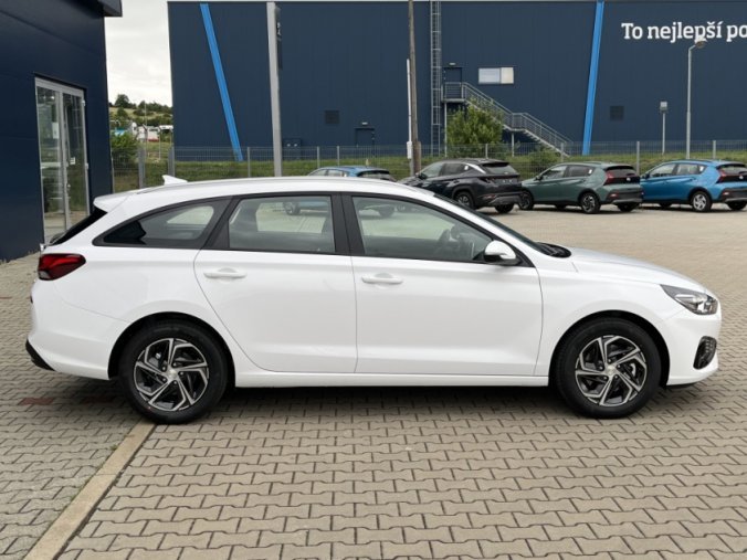 Hyundai i30, 1,5i 81 kW MT, barva bílá