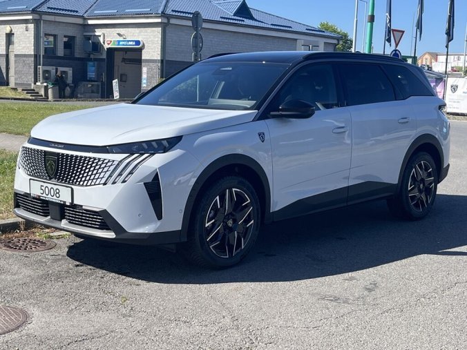 Peugeot 5008, Peugeot 5008 GT Hybrid 145 e-DCS6, barva bílá