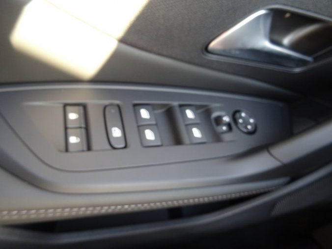 Peugeot 308, SW ALLURE 1.2PT 130k MAN6, barva šedá