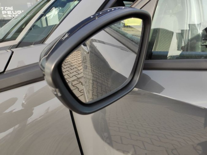 Peugeot 2008, Peugeot 2008 ALLURE 1.2 136k HY AUTOMAT, barva šedá