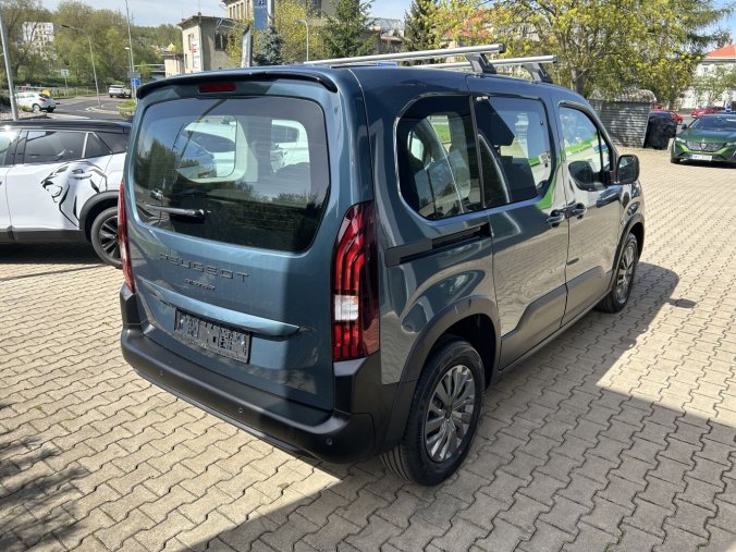 Peugeot Rifter, Peugeot Rifter ALLURE BlueHDi 100 S&S MAN6, barva modrá