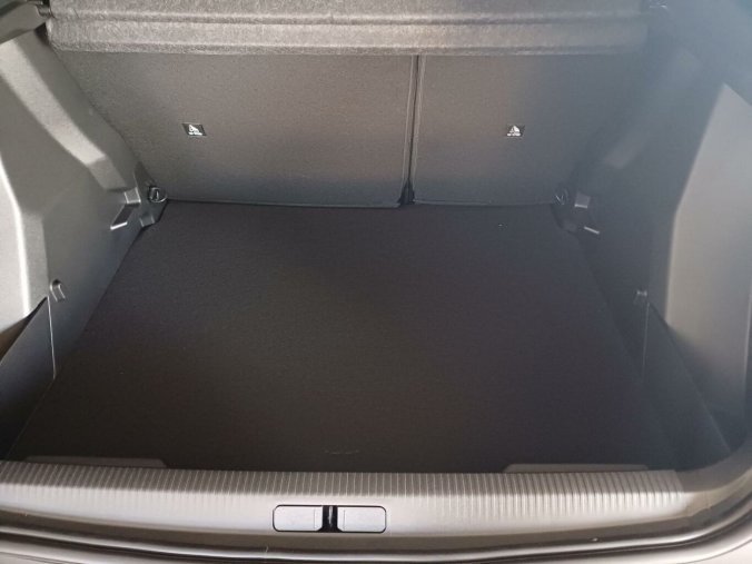 Peugeot 2008, Peugeot 2008 ALLURE 1.2 PureTech 100k, barva modrá