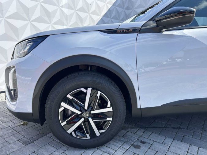 Peugeot 2008, Peugeot 2008 2008 STYLE Hybrid 110 e-DCS6, barva bílá