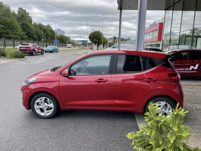 Hyundai i10, 1,0i 5 st. manuální, barva červená