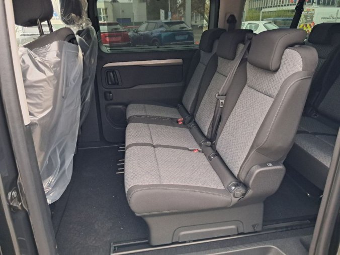 Peugeot Traveller, Peugeot Traveller Active Long 2.0 BlueHDi 180 S&, barva šedá