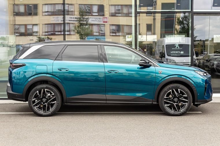 Peugeot 5008, Peugeot 5008 1,2 ALLURE Hybrid 145 e-DCS6, barva modrá