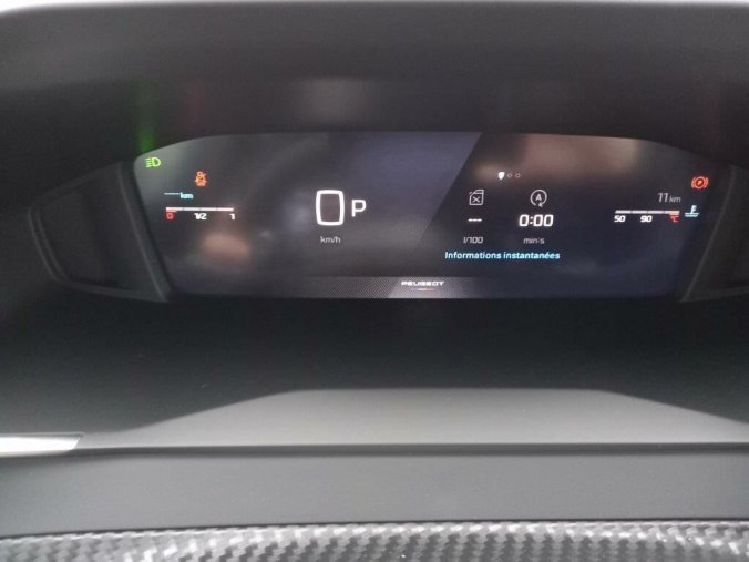Peugeot 2008, Peugeot 2008 ALLURE 1.2 PureTech 7 let zár., barva modrá
