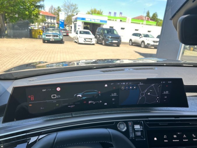 Peugeot 3008, Peugeot 3008 ALLURE Hybrid 145k e-DCS6, barva šedá