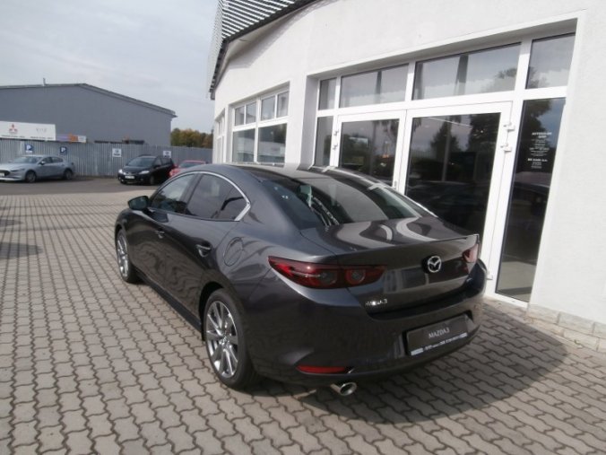 Mazda 3, Skyactiv X 181, barva šedá