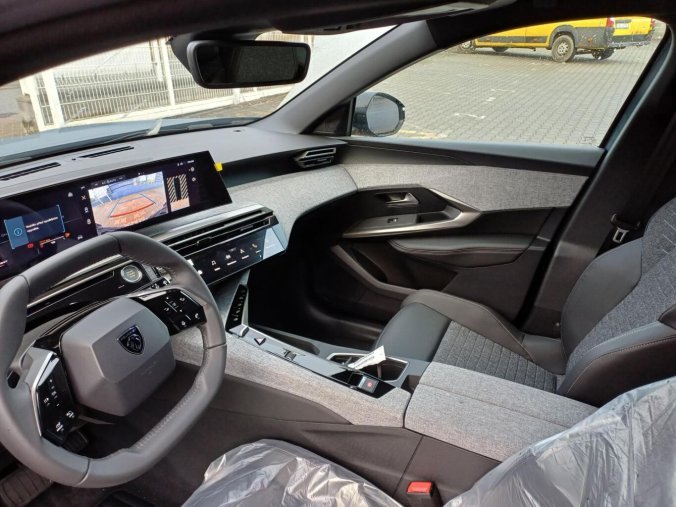 Peugeot 5008, Peugeot 5008 BUSINESS Hybrid 145 e-DCS6, barva modrá