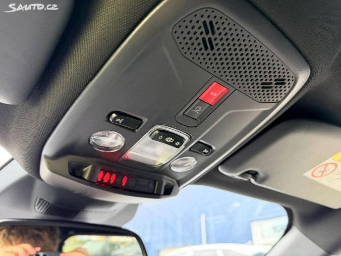 Peugeot 2008, Peugeot 2008 ALLURE PureTech 130k EAT8, barva bílá