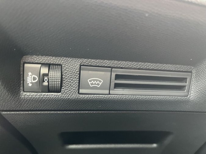 Peugeot 3008, Peugeot 3008 ALLURE Hybrid 145 e-DCS6, barva černá