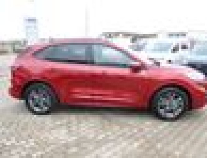Ford Kuga, 1.5 EcoBoost, barva červená