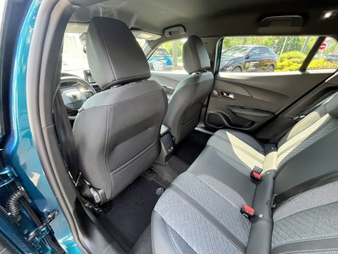 Peugeot 2008, Peugeot 2008 BUSINESS Turbo 100k MAN6, barva modrá