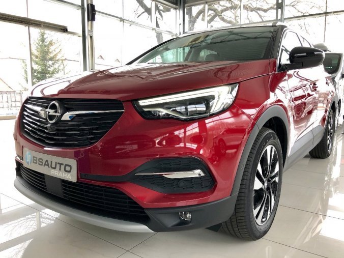 Opel Grandland X, Ultimate 1,6 Turbo AT8 + ZP, barva vínová