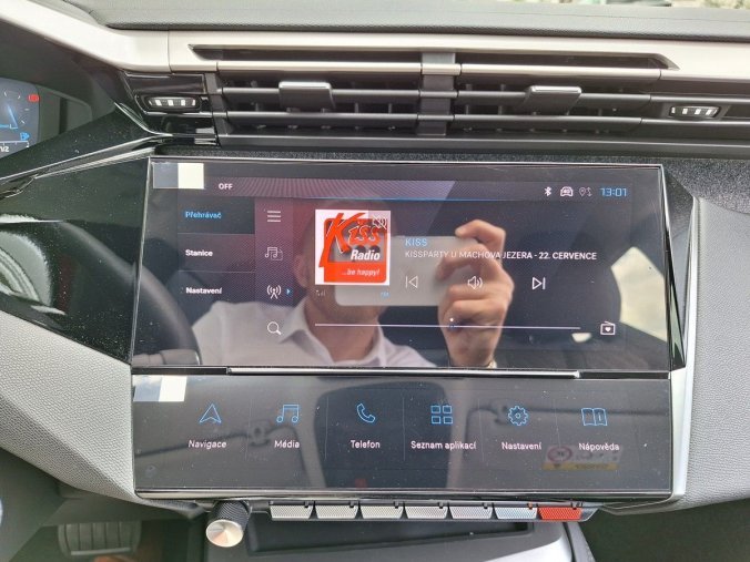 Peugeot 408, Peugeot 408 ALLURE Hybrid 145 e-DCS6, barva červená