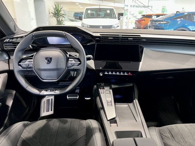 Peugeot 408, Peugeot 408 GT, El. víko, Matrix, Automat, barva červená