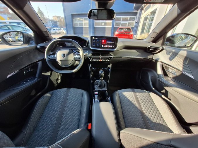 Peugeot 2008, Peugeot 2008 ALLURE 1.2 PT 100K MAN6, barva modrá