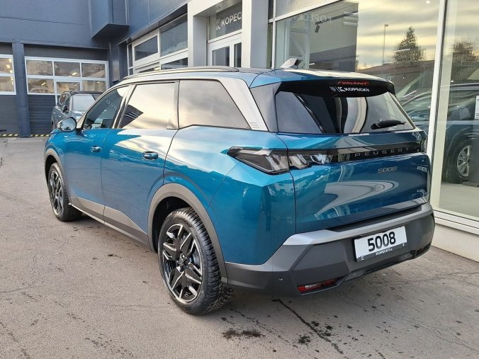 Peugeot 5008, Peugeot 5008 ALLURE Hybrid 136 e-DCS6, barva modrá