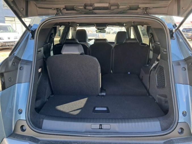 Peugeot 5008, Peugeot 5008 5008 ALLURE Hybrid 136 e-DCS6, barva modrá
