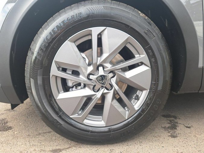 Peugeot 408, Peugeot 408 ALLURE Hybrid 145 e-DCS6, barva šedá