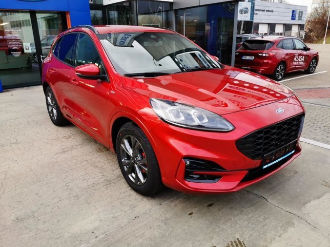 Ford Kuga, ST-Line X, 5dveřová, 1.5 EcoBoost 110 kW/150 k, 6st. manuální, barva červená