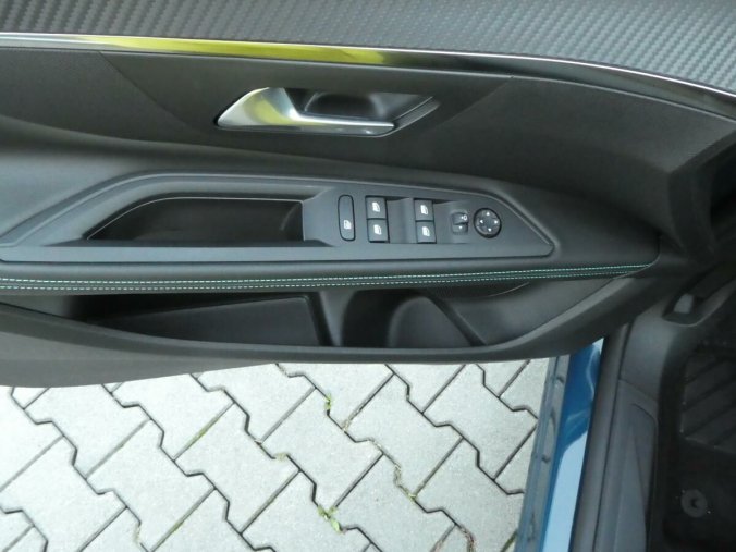 Peugeot 5008, Peugeot 5008 ALLURE PACK BlueHDi 130, EAT8, barva modrá