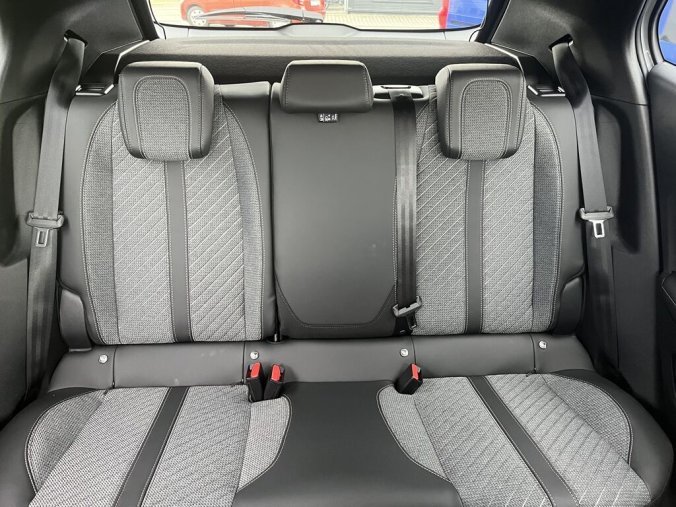 Peugeot 2008, Peugeot 2008 ALLURE PureTech 100 S&S MAN6, barva bílá