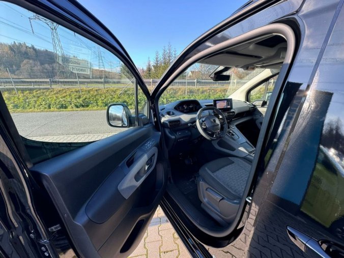 Peugeot Rifter, Peugeot Rifter Long GT BlueHDi 130k EAT8, barva černá