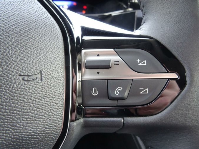 Peugeot 408, Peugeot 408 ALLURE Hybrid 145k e-DCS6, barva šedá