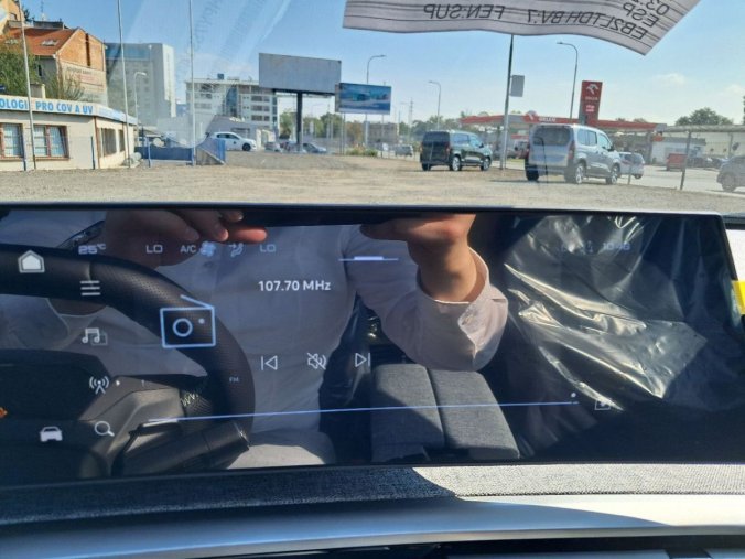 Peugeot 5008, Peugeot 5008 5008 GT Hybrid 145 e-DCS6, barva modrá