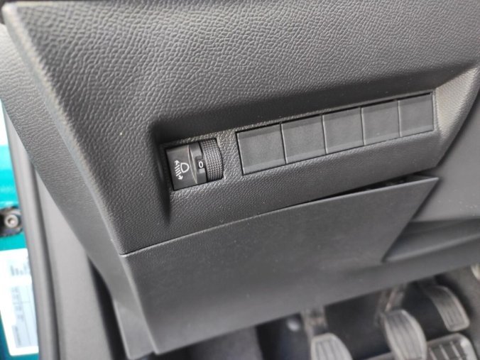 Peugeot 2008, Peugeot 2008 ALLURE 1.2 TURBO 100k 2xkamera, barva modrá